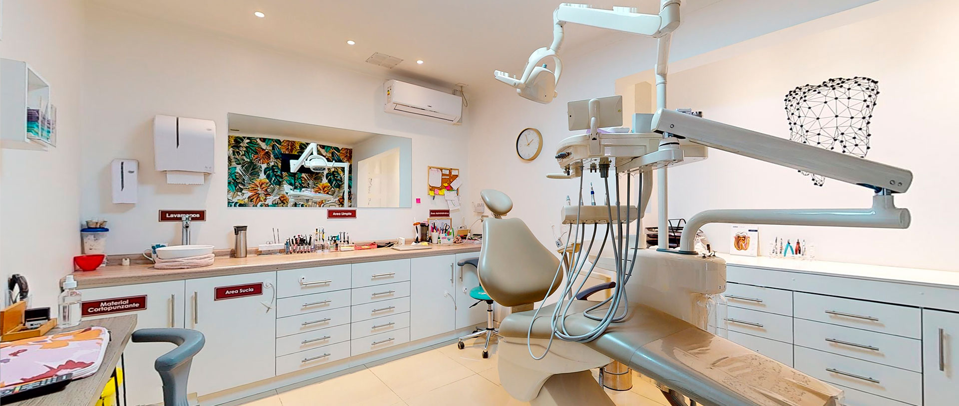 Box de atención dental de Clínica Bi Odent equipado con tecnología de última generación