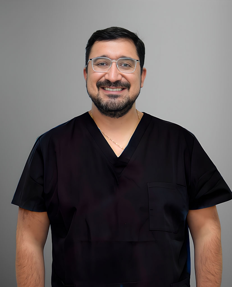 Dr. Daniel Mena Silva