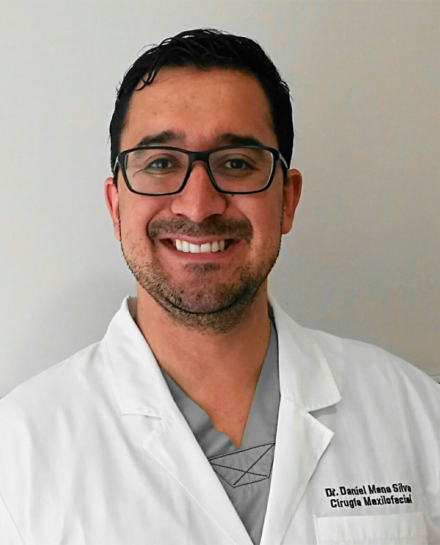 Dr. Daniel Mena Silva